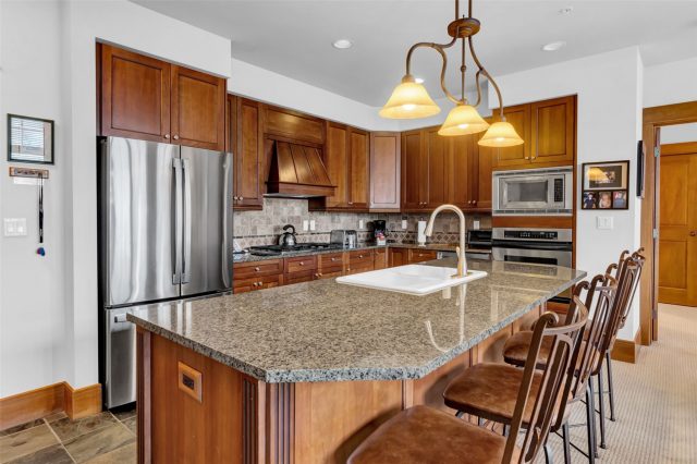 Condo in Lone Eagle Above River Run Condo, Dillon, CO — photo 6 (MLS S1066066)