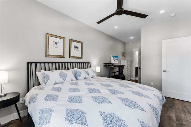 930 Blue River Parkway 534 photo 28