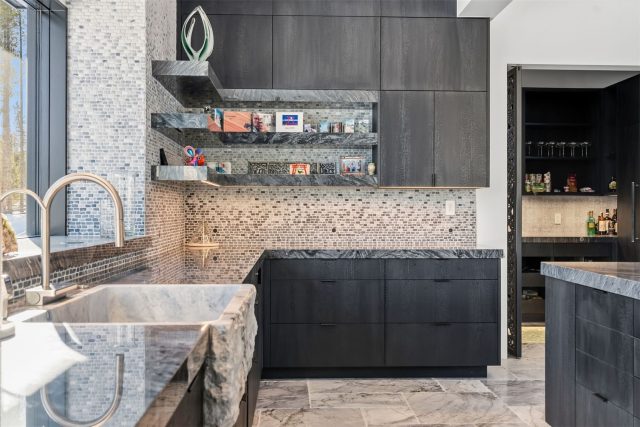364 Gold King Way photo 11