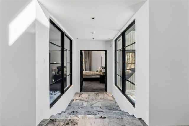 364 Gold King Way photo 16