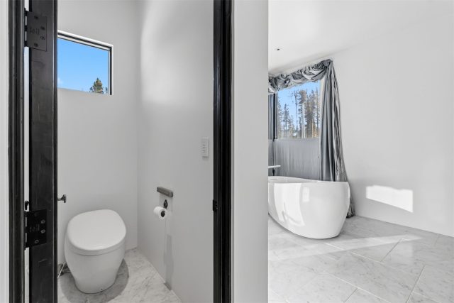 364 Gold King Way photo 20
