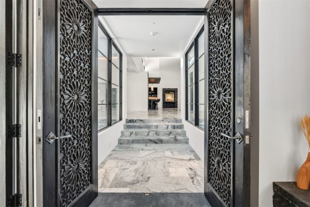 364 Gold King Way photo 24