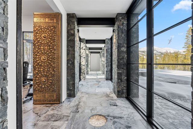 364 Gold King Way photo 31