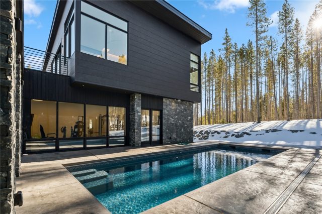 364 Gold King Way photo 32