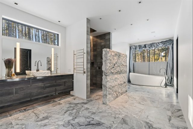 364 Gold King Way photo 39