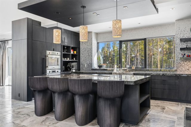 364 Gold King Way photo 9