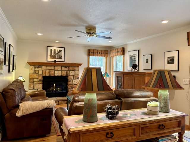 Home in Royal Sub, Blue River — photo 4 Home in Royal Sub, Blue River, CO — photo 4 (MLS S1066155)
