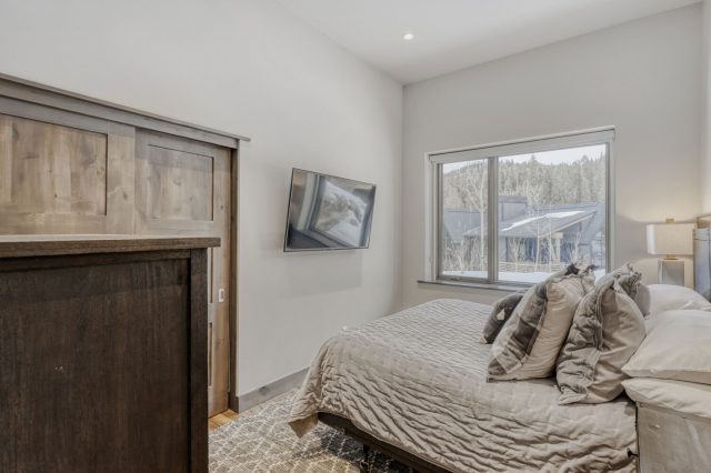 441 River Park Drive photo 21