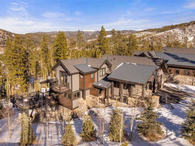Duplex in Fairways Homes, Breckenridge, CO — photo 5 (MLS S1066220)