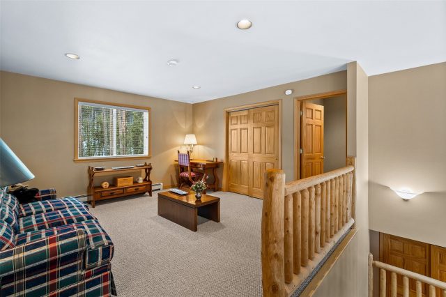 696 Moonstone Road photo 15