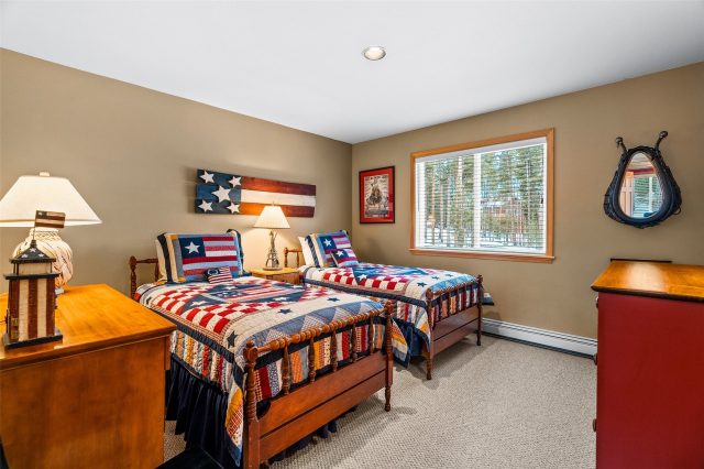 696 Moonstone Road photo 20