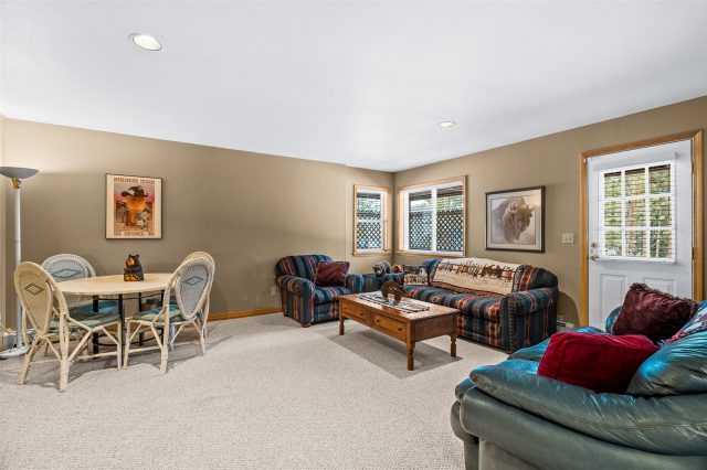696 Moonstone Road photo 24