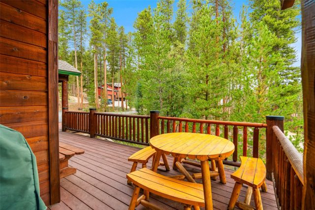 696 Moonstone Road photo 27