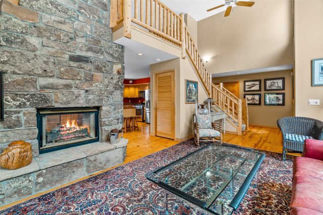 696 Moonstone Road photo 8