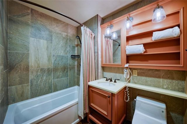100 Dercum Square 8359 photo 21