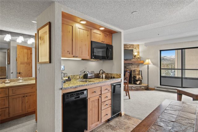 640 Village Road 4501 photo 11