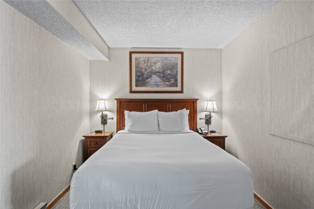 640 Village Road 4501 photo 14