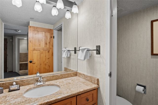 640 Village Road 4501 photo 16
