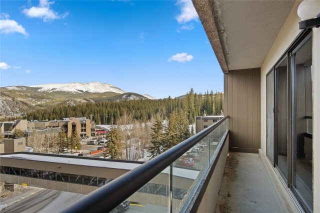 640 Village Road 4501 photo 18