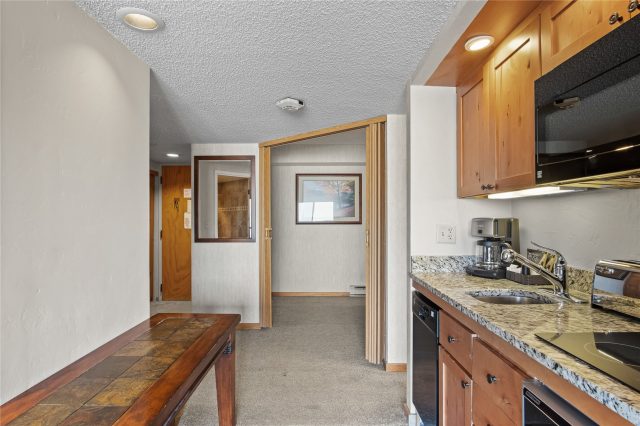 640 Village Road 4501 photo 8