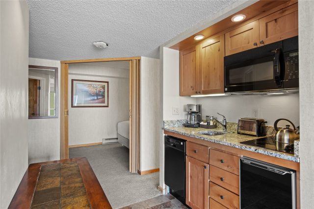 640 Village Road 4501 photo 9