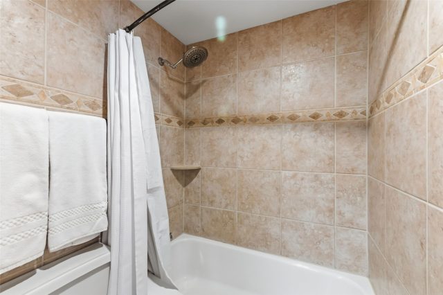 645 S Park Avenue 3-404 photo 18