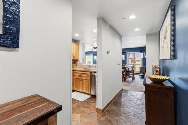 645 S Park Avenue 3-404 photo 19