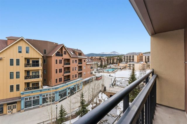 645 S Park Avenue 3-404 photo 23
