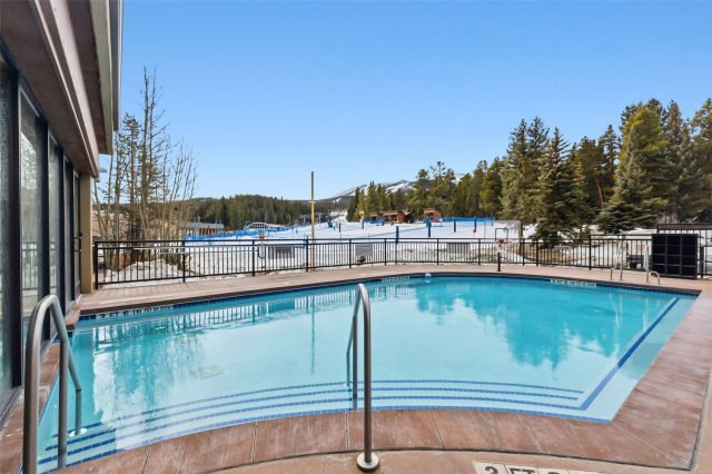 645 S Park Avenue 3-404 photo 32