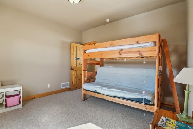 261 Kimmes Lane photo 20