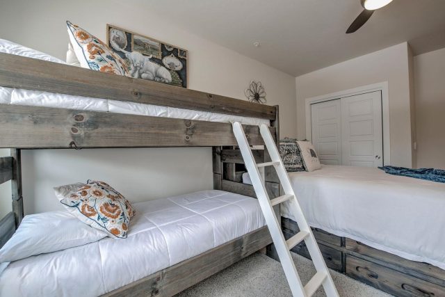 235 E La Bonte Street 108 photo 29
