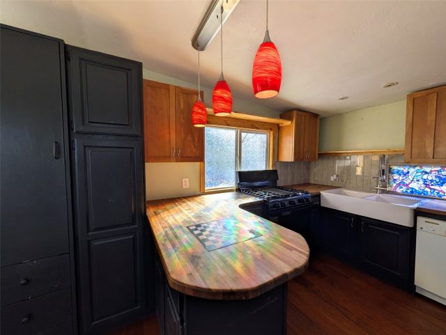 847 Airport Road photo 3