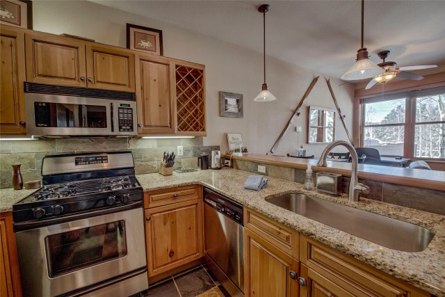 Condo in Elk Run Villas Condo, Keystone — photo 3 Condo in Elk Run Villas Condo, Keystone, CO — photo 3 (MLS S1067583)