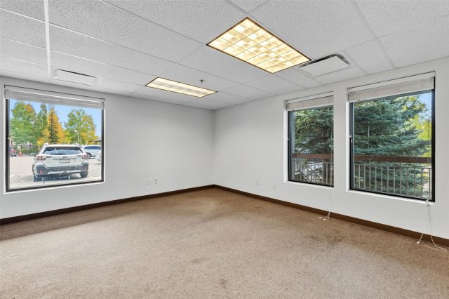 114 Village Place 101 photo 10