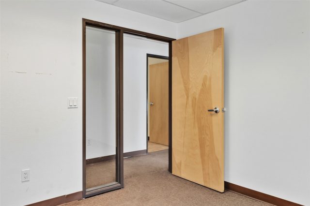 114 Village Place 101 photo 12