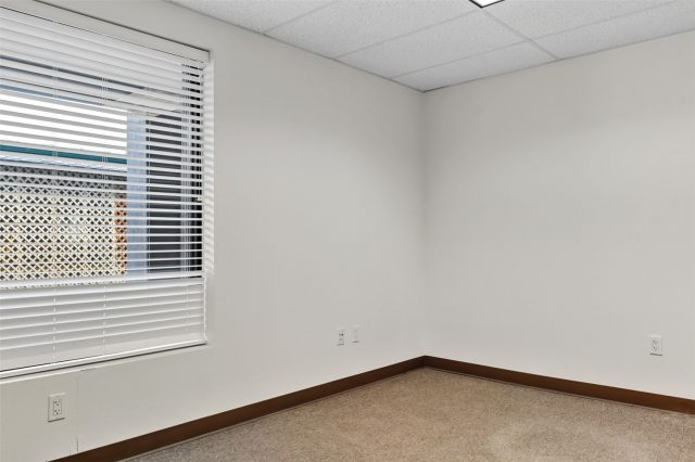 114 Village Place 101 photo 18