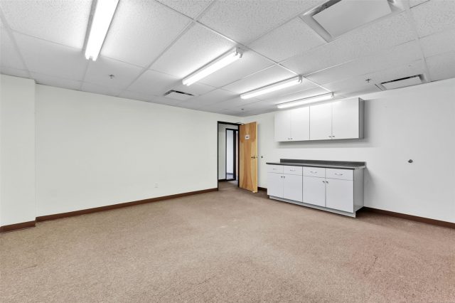 114 Village Place 101 photo 19