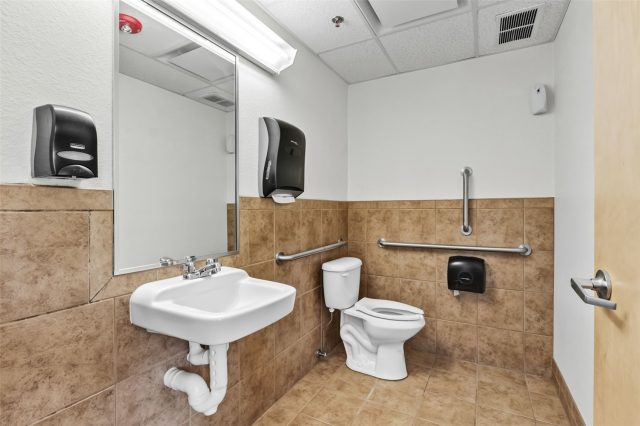 114 Village Place 101 photo 25