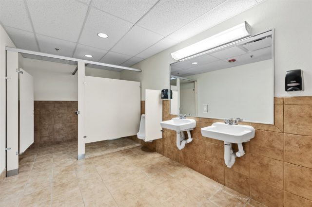 114 Village Place 101 photo 7