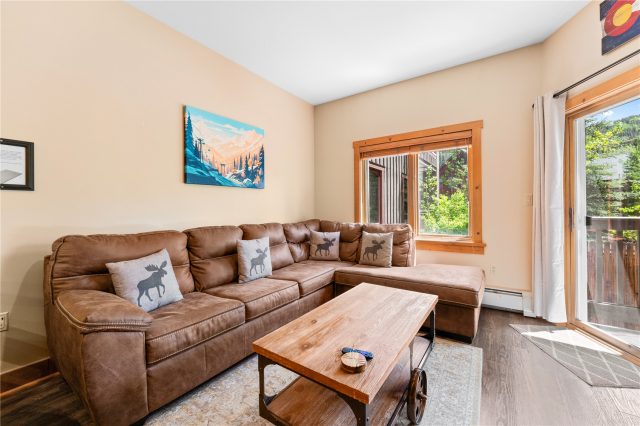 135 Dercum Drive 8563 photo 11