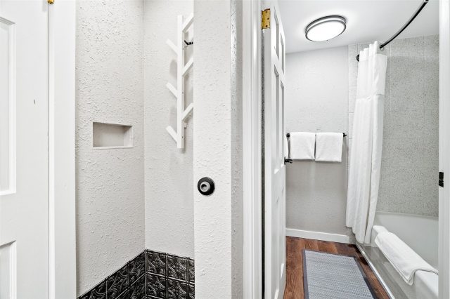 535 S Park Avenue 4215 photo 18