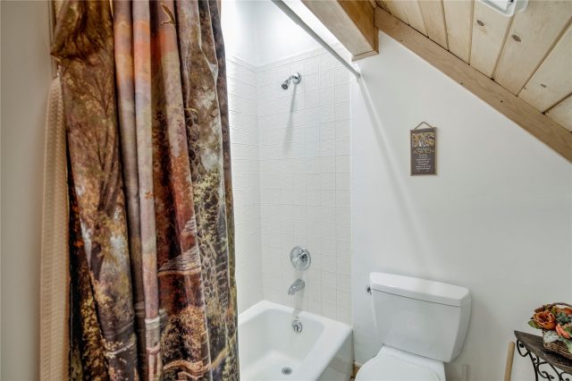 146 Protector Place photo 34