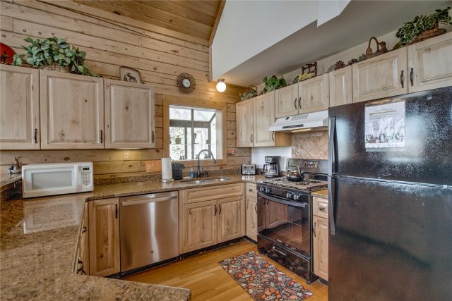 146 Protector Place photo 7