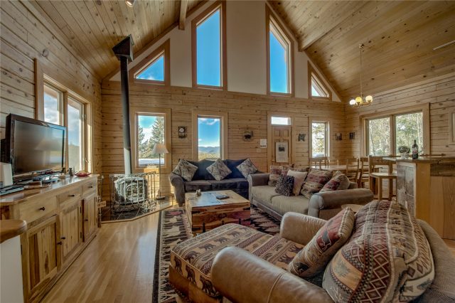 146 Protector Place photo 9