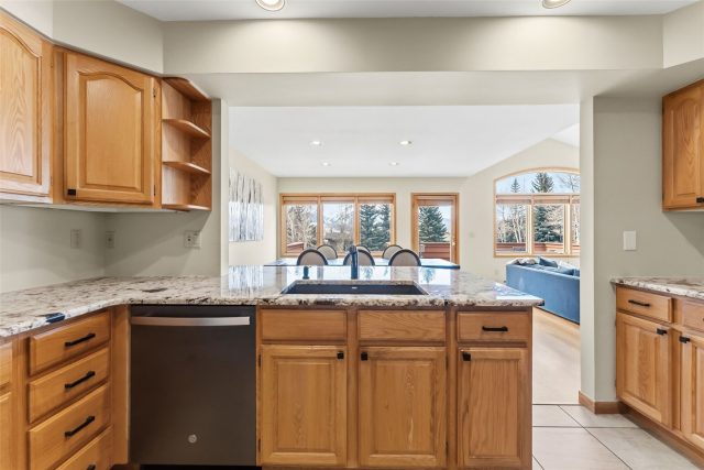 454 Ensign Drive B photo 11