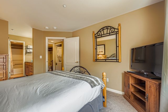 233 Pelican Circle 1501 photo 13