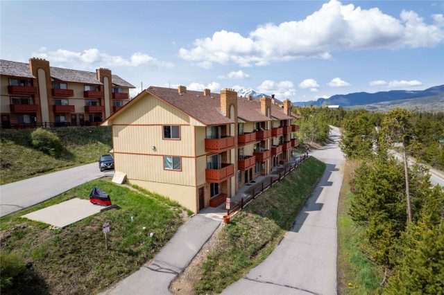 Condo in Dillon Valley Condo, Dillon, CO — photo 2 (MLS S1067649)