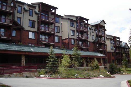 500 Village Road 205 418 photo 19