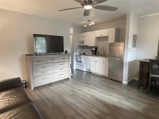 301 N French Street 305 photo 8