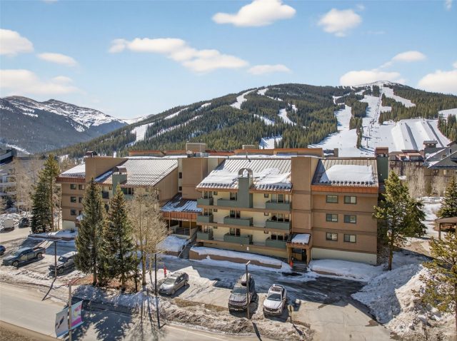 Condo in West Lake Lodge Condo, Copper Mountain — photo 1 Condo in West Lake Lodge Condo, Copper Mountain, CO — photo 1 (MLS S1067720)